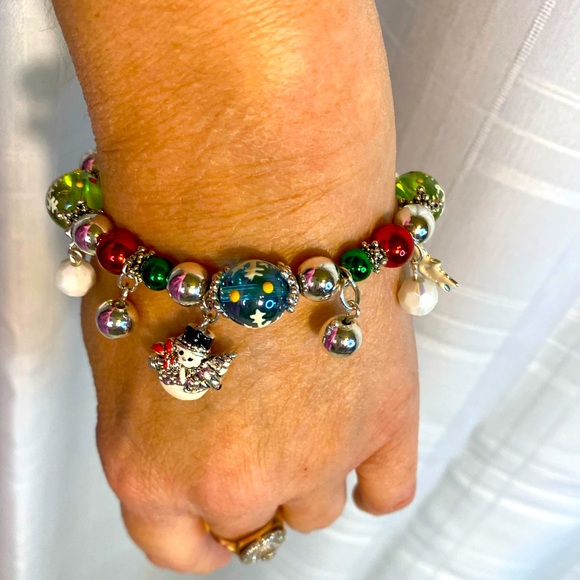 Winter Snow Charm Bracelet Glass Beads Snowman Snowflakes Silver tone. - Picture 2 of 6